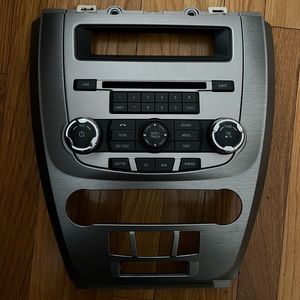 Ford Fusion 2010-2012 Factory Radio